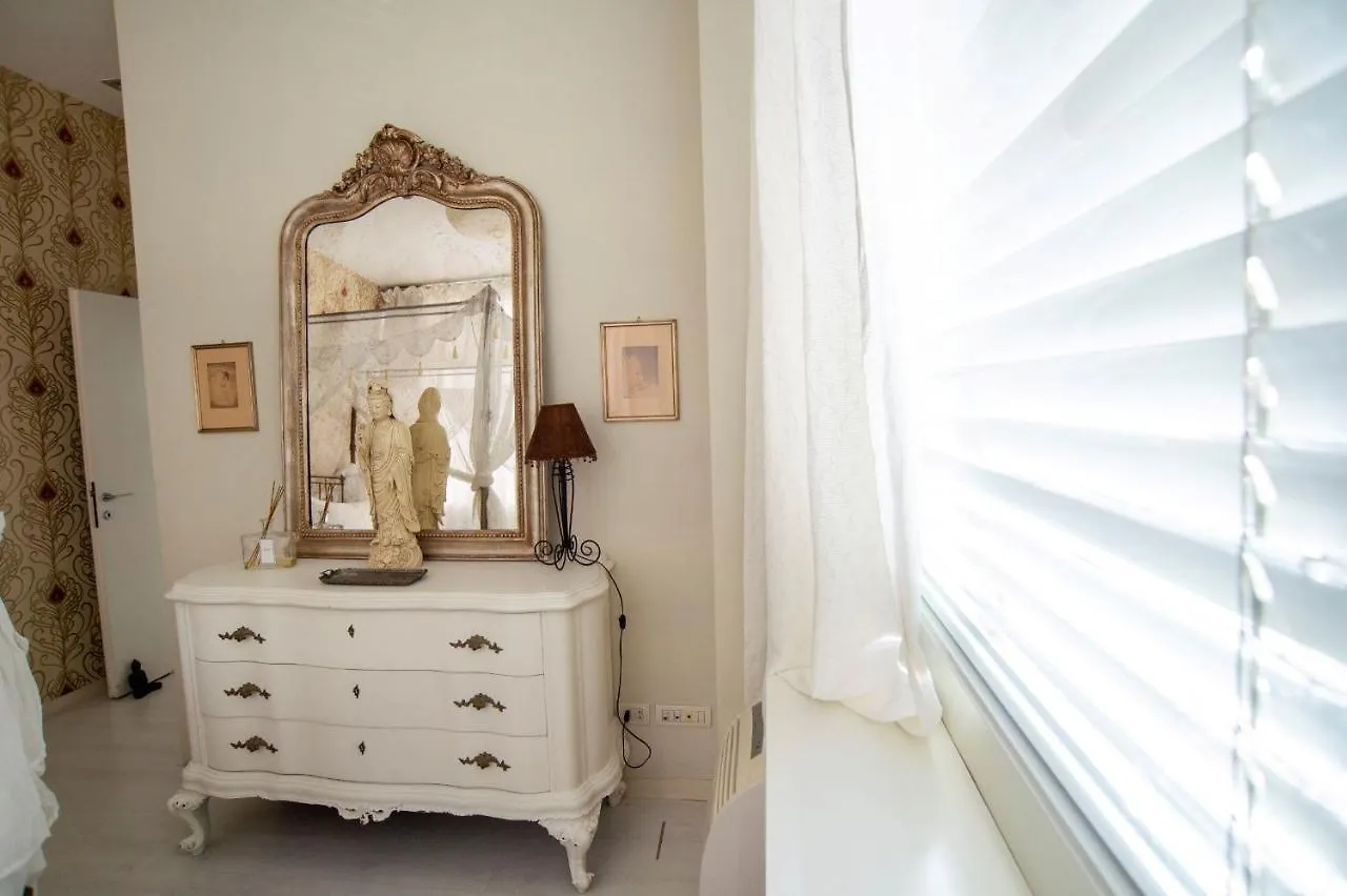 My Place Suite Apartment - Milano Navigli Italia