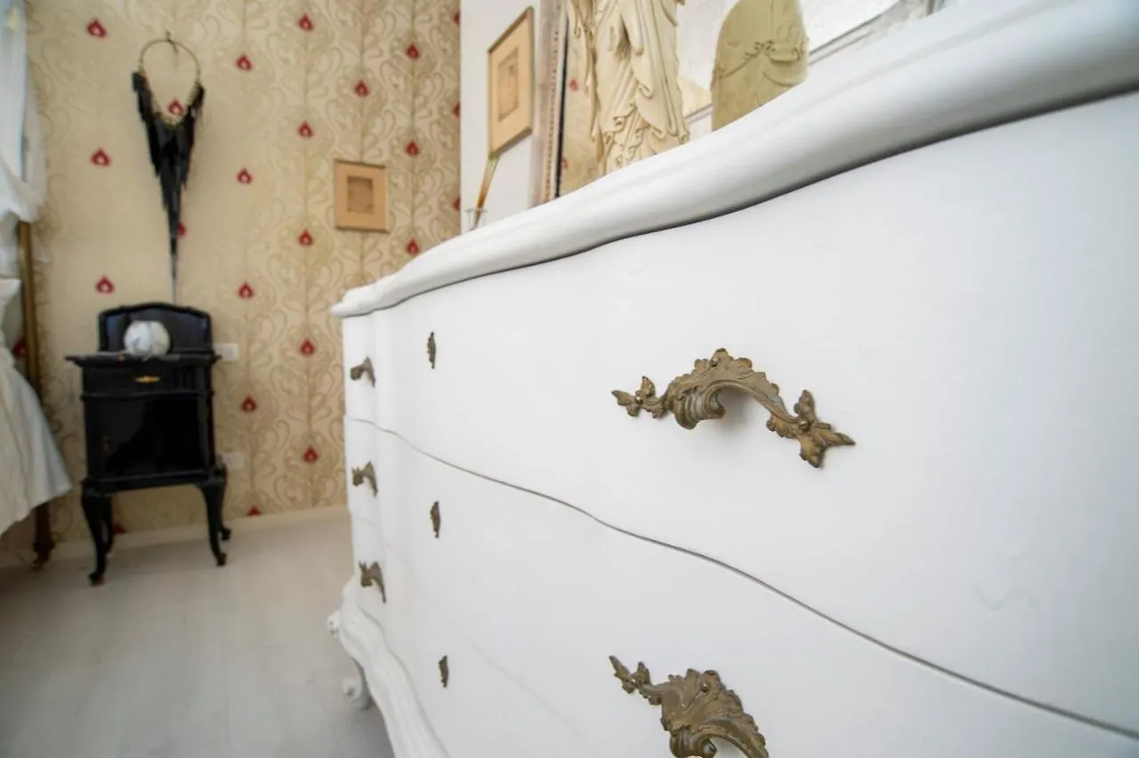 Bed & Breakfast My Place Suite Apartment - Milano Navigli Italy