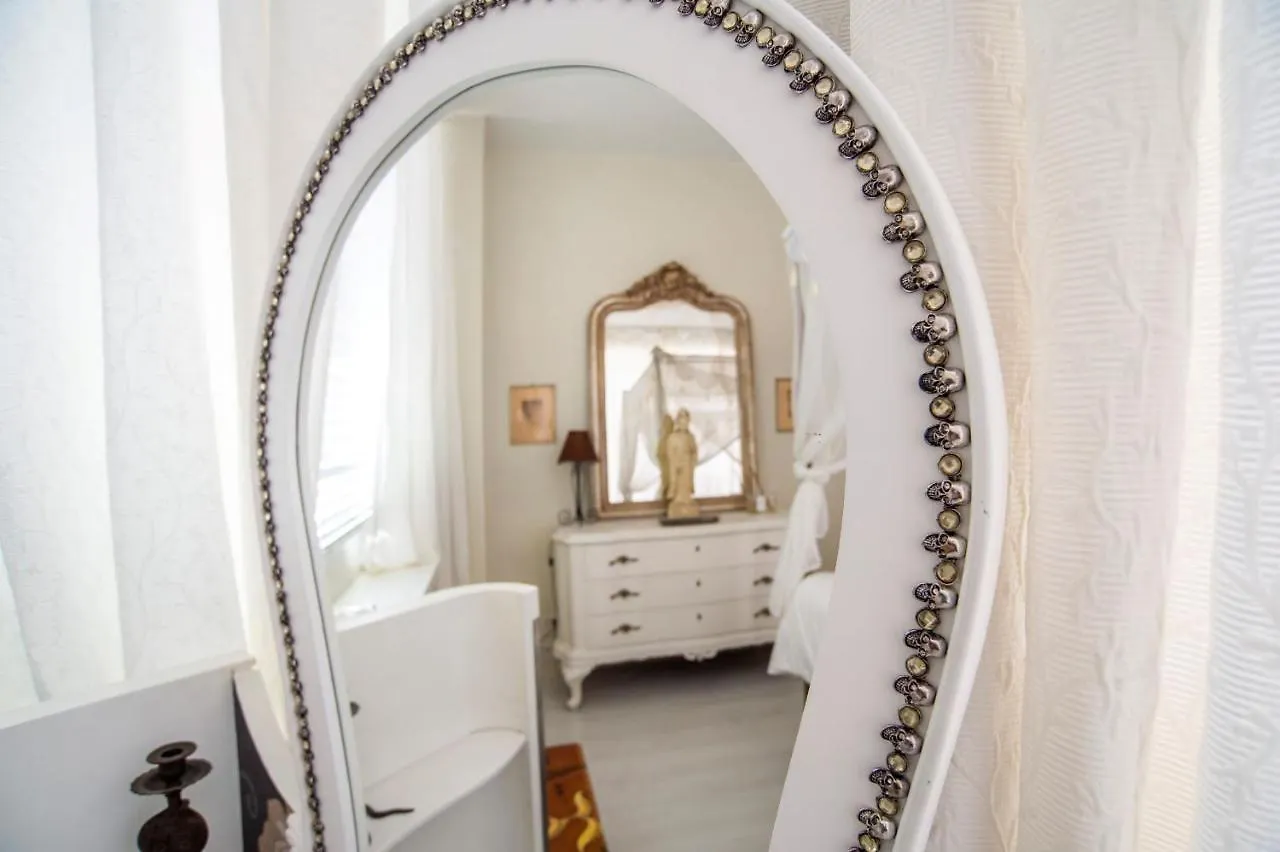 My Place Suite Apartment - Milano Navigli Italy