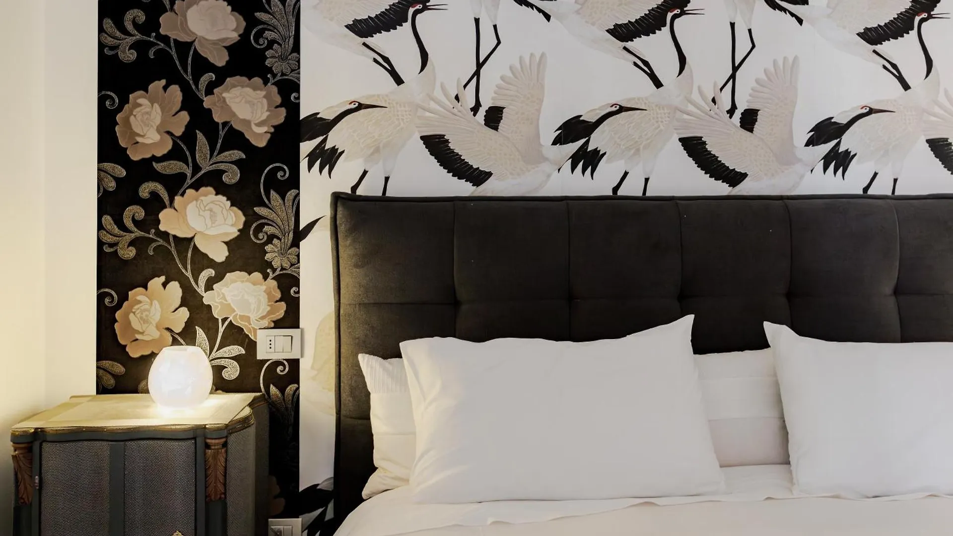 My Place Suite Apartment - Milano Navigli Italy