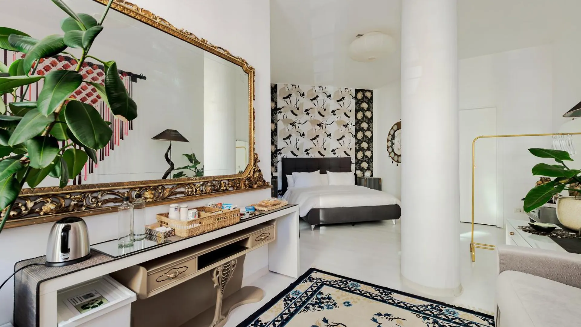 My Place Suite Apartment - Milano Navigli Italy