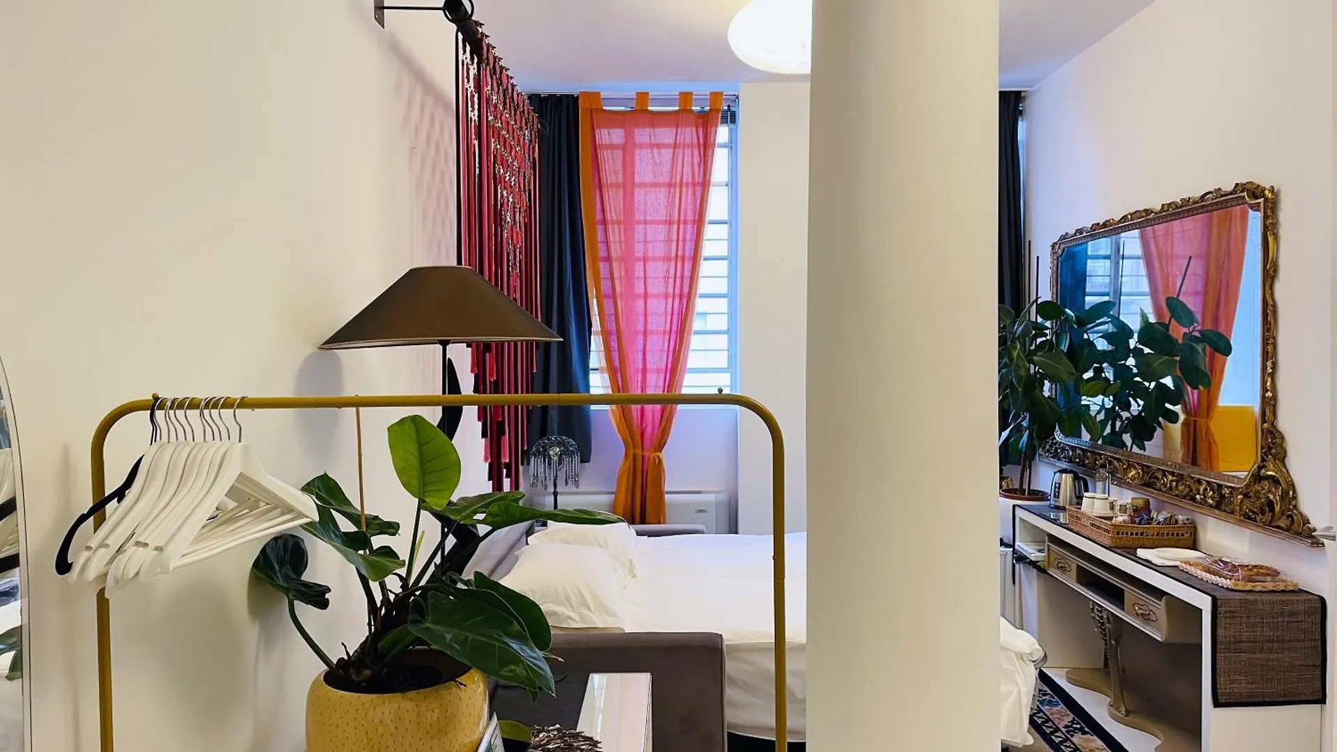 My Place Suite Apartment - Milano Navigli 0*, Milan Italy