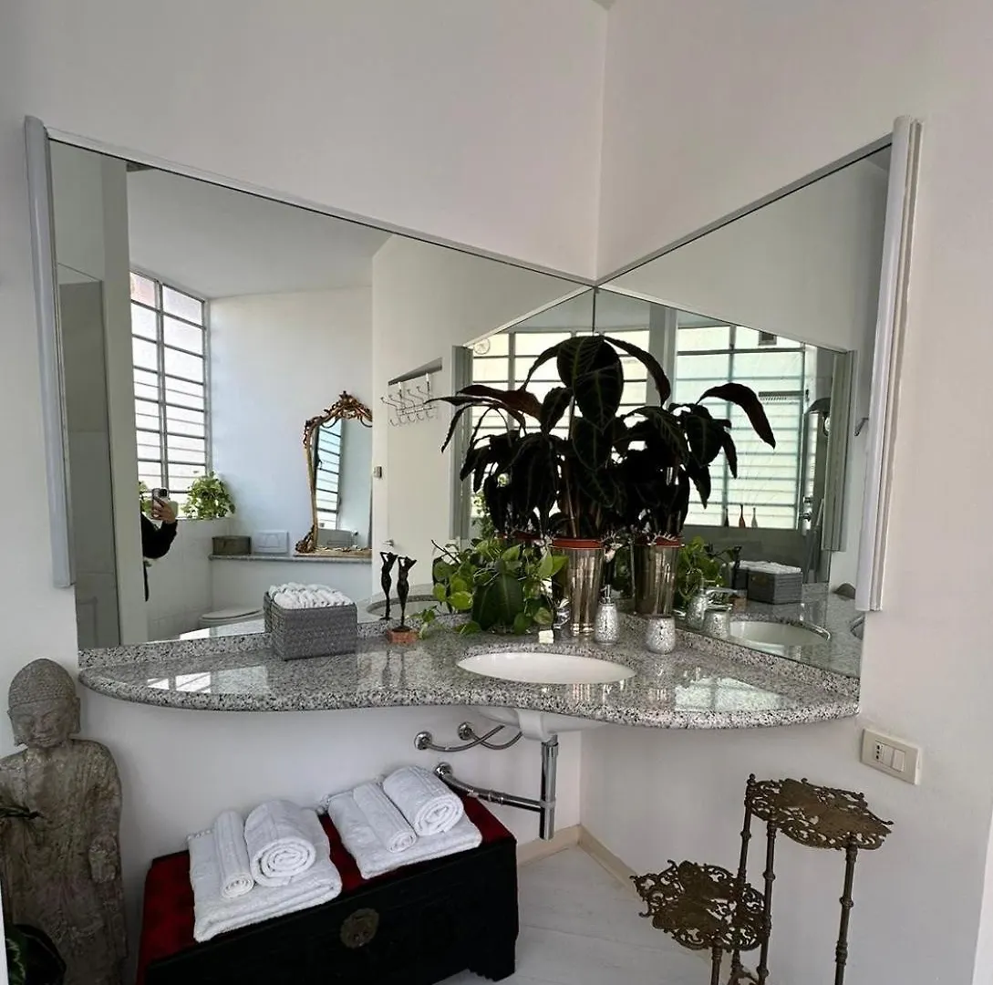 My Place Suite Apartment - Milano Navigli Bed & Breakfast Milan